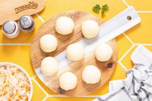Пирожки с квашеной капустой