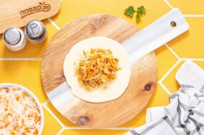 Пирожки с квашеной капустой