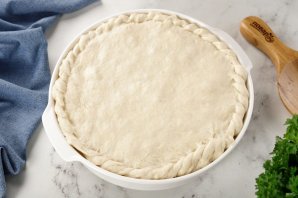 Простой мясной пирог с картошкой Простой мясной пирог с картошкой