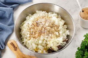 Простой мясной пирог с картошкой Простой мясной пирог с картошкой