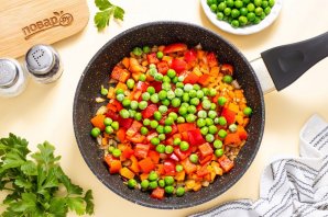 Рис по-тайски с овощами