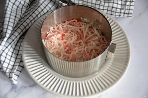 Салат "Мимоза" с крабовыми палочками