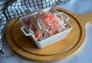 Салат "Мимоза" с крабовыми палочками