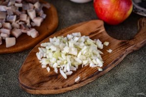 Селедка под шубой с яблоками