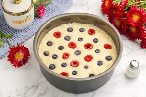 Сметанный пирог с ягодами Сметанный пирог с ягодами