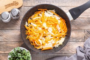 Свекольный суп с кочерыжкой брокколи