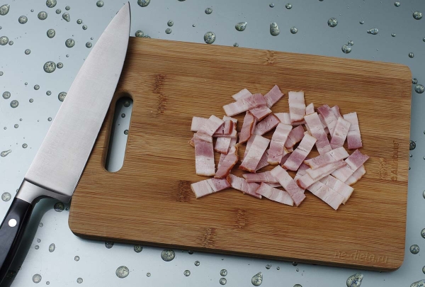 Яичница с беконом и фасолью Яичница с беконом и фасолью