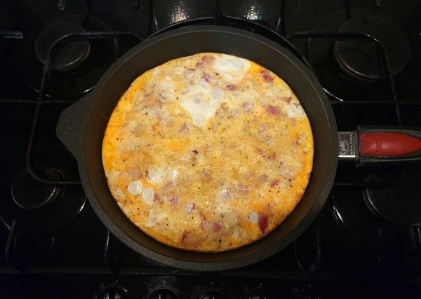 Яичница с беконом и фасолью Яичница с беконом и фасолью