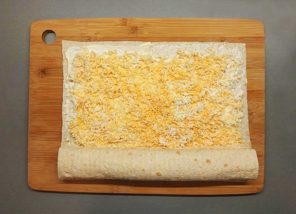 Рулет из лаваша с крабовыми палочками