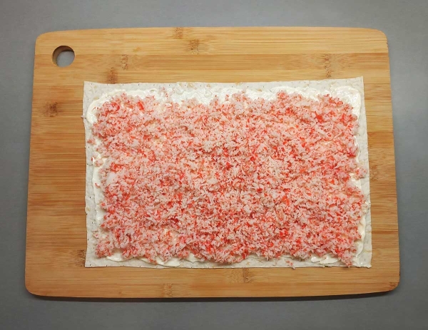 Рулет из лаваша с крабовыми палочками