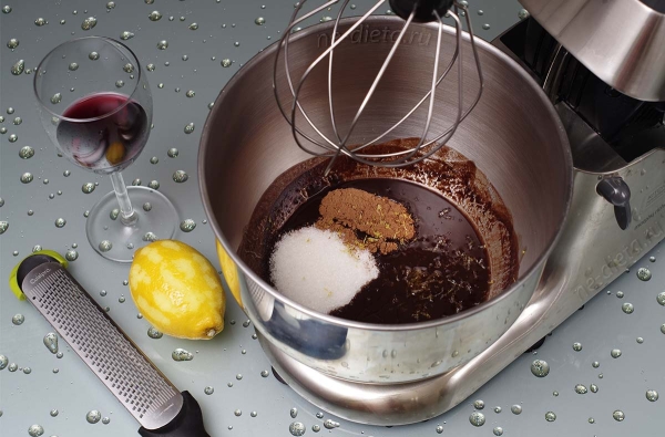 Шоколадные кексы с вишней