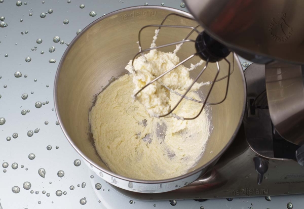 Шоколадные кексы с клубникой