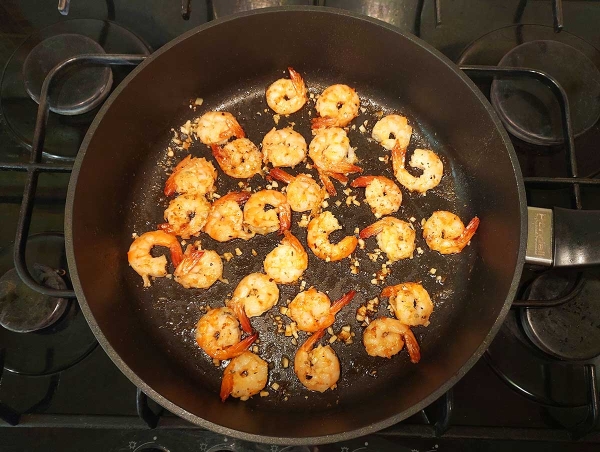 Салат «Цезарь» с креветками