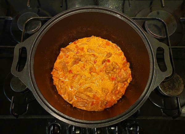 Говядина в сметанном соусе с овощами Говядина в сметанном соусе с овощами