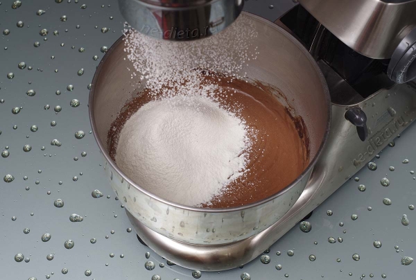 Шоколадные кексы с вишней