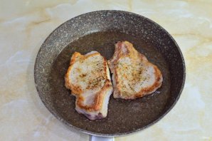 Антрекот на сковороде