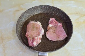 Антрекот на сковороде