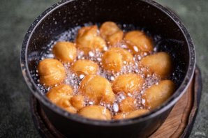 Баурсаки на кефире без дрожжей Баурсаки на кефире без дрожжей