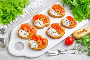 Брускетта с семгой
