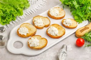 Брускетта с семгой