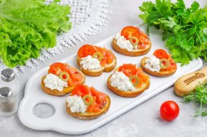 Брускетта с семгой