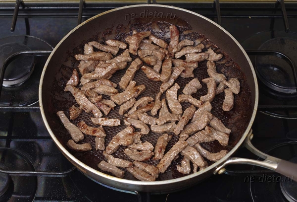 Говядина в сметанном соусе с овощами Говядина в сметанном соусе с овощами