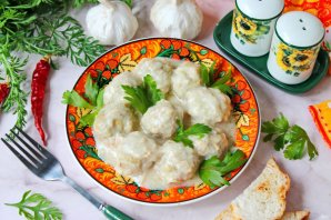 Фрикадельки в молочном соусе Фрикадельки в молочном соусе