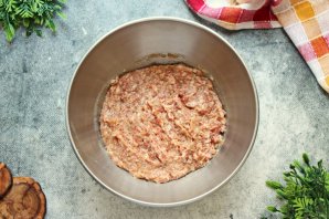 Фрикадельки в молочном соусе Фрикадельки в молочном соусе