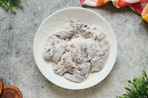 Говяжья печень, тушенная в сметане