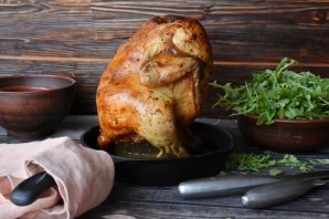 Курица в духовке на банке