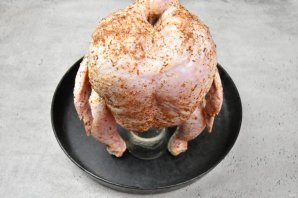Курица в духовке на банке