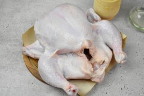 Курица в духовке на банке