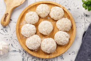 Куриные тефтели в сливочном соусе Куриные тефтели в сливочном соусе