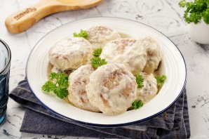 Куриные тефтели в сливочном соусе Куриные тефтели в сливочном соусе
