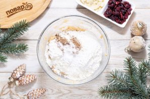 Новогоднее печенье с клюквой