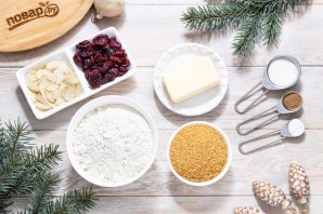 Новогоднее печенье с клюквой