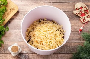 Новогодний салат "Варежка" на год Лошади Новогодний салат "Варежка" на год Лошади