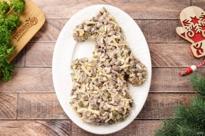 Новогодний салат "Варежка" на год Лошади Новогодний салат "Варежка" на год Лошади