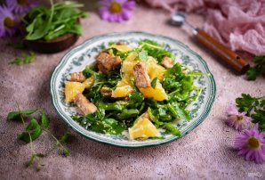 Салат с курицей и рукколой Салат с курицей и рукколой