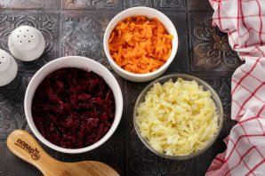 Селедка под шубой с яйцом Селедка под шубой с яйцом