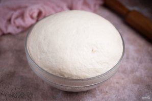 Слоеные пирожки с сыром и луком Слоеные пирожки с сыром и луком