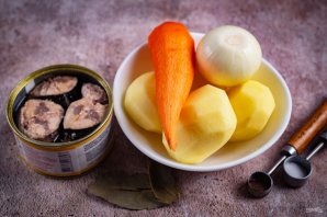 Суп с рыбными консервами