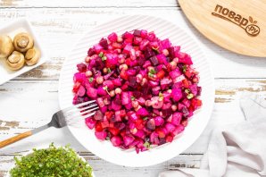 Винегрет с маринованными грибами