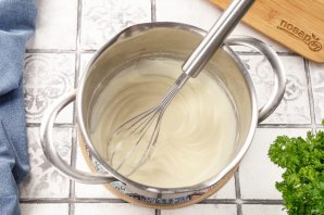 Запеканка с фаршем под соусом Бешамель