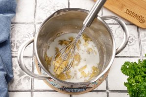 Запеканка с фаршем под соусом Бешамель