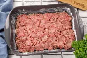 Запеканка с фаршем под соусом Бешамель