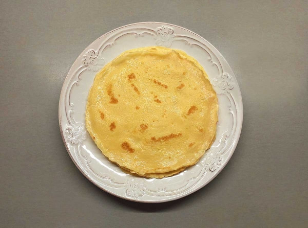 Яичные рулетики с икрой