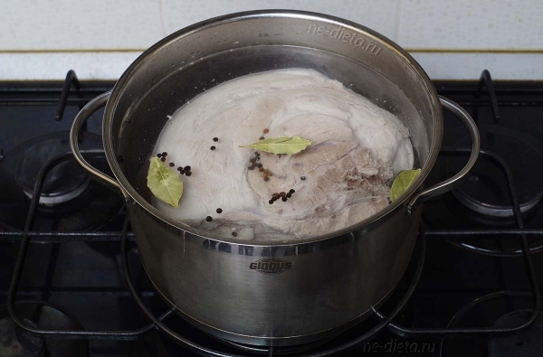 Запеченный свиной окорок в апельсиновой глазури Запеченный свиной окорок в апельсиновой глазури