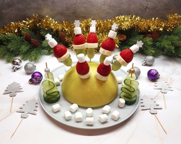 Фруктовые канапе «Дед Мороз»