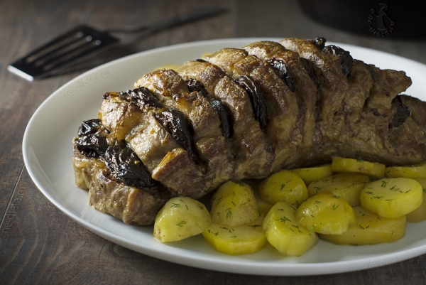 Свинина с черносливом